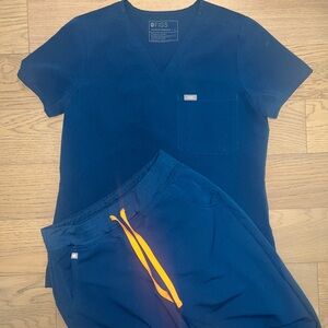 Figs Scrub set in Deep Reef